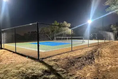 Image de Spacious 12-Bedroom Resort in Graham Texas  - sleeps 40