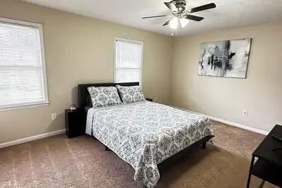 Image de Spacious 2br/2ba Retreat with Fast WiFi – Your Home Away from Home!