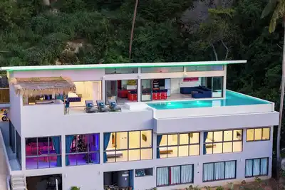 Image de Luxurious ocean view 4-bedroom L-shaped pool villa