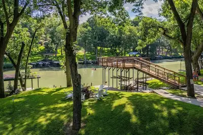 Image de The Rosewood On Lake Placid Waterfront Lake House Retreat and Event Center