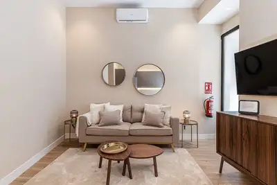 Image de Waou Essence Vi Antón Martín - Short Duration