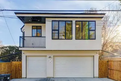 Image de Modern Spacious Private Carriage House w/Free Parking