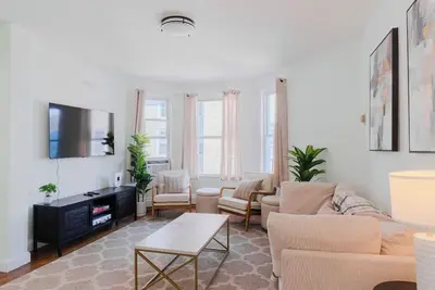 Image de Cozy 4br near Boston+gameroom