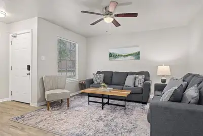 Image de Cozy 2br Comfort Near Texas A&M • Ev-Friendly