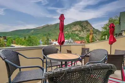 Image de Patio w/ Peak 1 Mtn View: Main Street Frisco Condo
