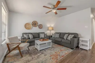 Image de Stylish 2br Comfort Near Texas A&M • Ev-Friendly