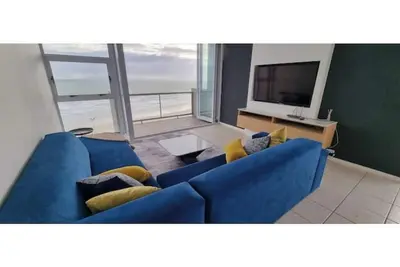 Image de 9th Floor 3 Bedroom Seafront Apartment Strand