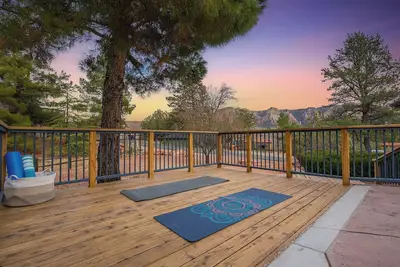 Image de Hummingbird Zen Haven- With Red Rock Views