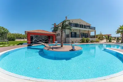 Image de Magnifique maison à Visocane avec piscine privée, utilisable à l'intérieur.