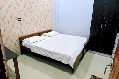 Image de Hotel White Stone Luxury Room with Ac 3