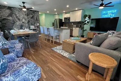Image de *New* Saltwater + Sunsets - 5bed 2bath Sleeps 10