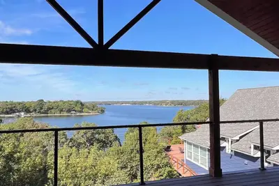 Image de Sunset Lake Views - 15 Min to Winstar Casino. Near Wineries & Relaxing Retreat