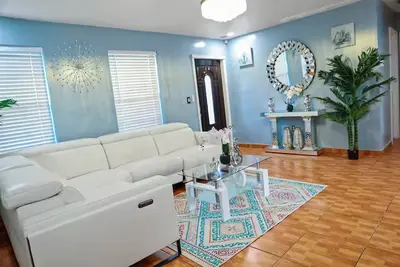 Image de Charming 3-bedroom house in lovely Miramar with Ac