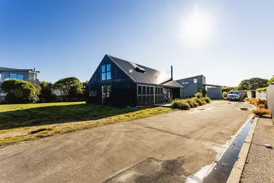 Image de The Black Barn - Karitane Beach
