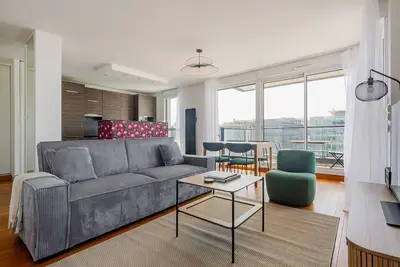 Image de Blueground | Quartier de la Gare, balcony, nr Parc de Bercy