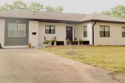 Image de Newly Renovated 4br/3ba Home