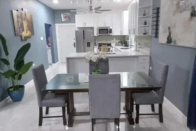 Image de Very Large, charming 2- bedroom house in quaint Portmore with Ac