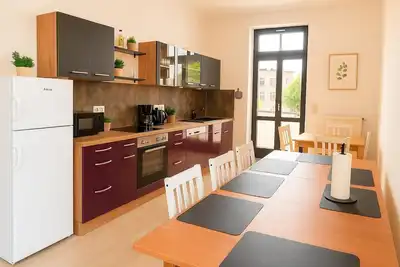 Image de Spacious apartment with 2 parking spaces / Wifi / quiet & central