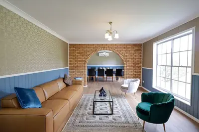 Image de Country 4-Bed Homestead with Games Room & Views