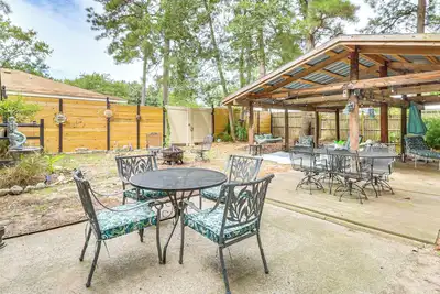 Image de 7 Mi to Kitty Hawk Pier & Beach: Studio w/ Patio!