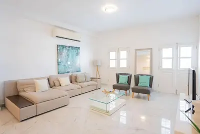 Image de Historic Oasis Steps from Iconic Landmarks