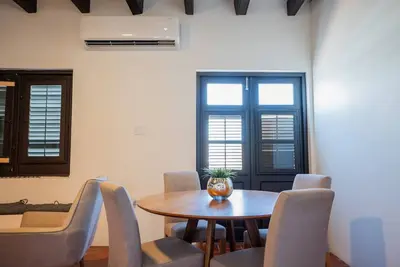 Image de Classic Style Retreat, Ocean Views, Balcony