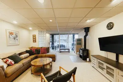 Image de Centrally located 2/2 Condo Just Blocks to Gondola