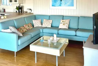 Image de Cabin Tjøme w/ large sunny terrace, bbq & beach