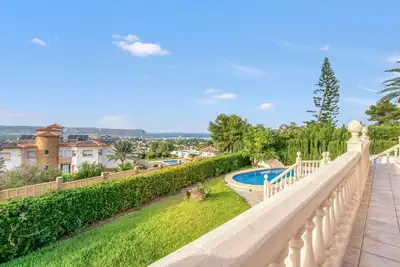 Image de Villa 'Pinosol Con Vista Al Mar' avec vue sur la mer, Wi-Fi et climatisation