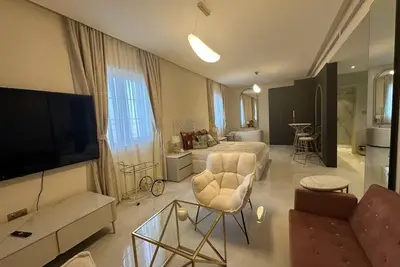 Image de Villa de luxe avec accès à la plage et à la piscine, jacuzzi, sauna, bar, tennis