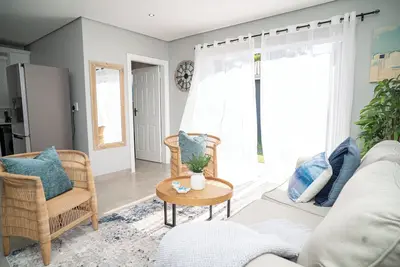 Image de Cosy 2 bedroom Private Cottage\nSalt water pool, pool table, Dstv