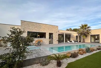 Image de Villa d'architecte Cocoon à Grau d’Agde, 200m à pied de la plage+piscine