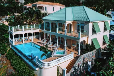 Image de Villa Alondras: Revel in Timeless Luxury at this Beachfront Villa on St. John
