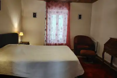 Image de Hébergement Les Volets Bleus au 1er proche des ponton, des étangs et du centre