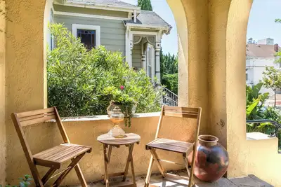 Image de Stunning 2 Bedroom 2 Bath Mediterranean Home - 7 Mins to San Francisco
