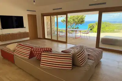 Image de Outstanding new villa with exceptional view, 50 mt from the sea, swimming pool