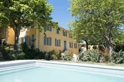 Image de Villa 5* Bastide avec piscine dans un domaine viticole