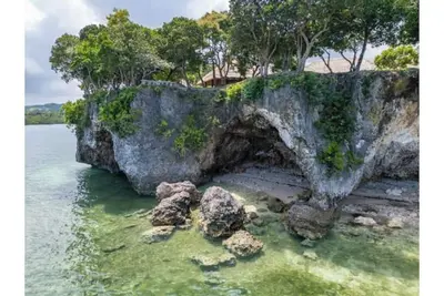 Image de Charming 2-bedroom house Combination of both properties