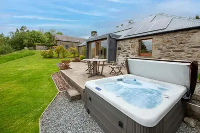 Image de Sam's Cottage with Loch Tay Vistas & Hot Tub