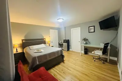 Image de Spacious  Private Suit Room in Fairfax City