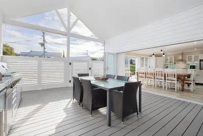 Image de Claremont Timeless Foreshore Retreat by the Wharf