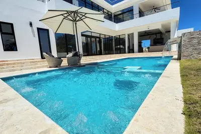 Image de 4br Luxurious Private Villa Escape with Pool & Whirlpool + Bonus
