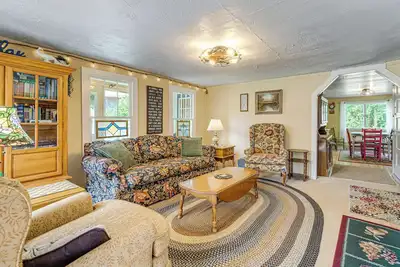 Image de 2 Mi to Hiking Trails: Cozy Fayetteville Cottage!