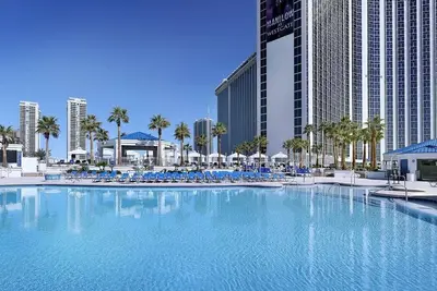 Image de Vegas Fun at Westgate! Steps to Lvcc | Monorail to Strip-Studio