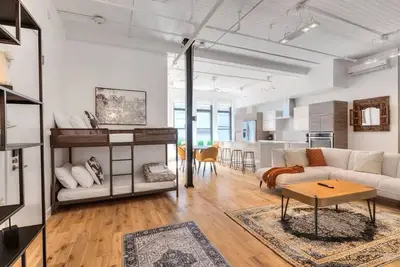 Image de Luxury 2br in Old Port–Historic Charm & Chic Stay