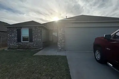 Image de 3-bedroom home in Stillwater / Walking distance to a park, 2 miles from Osu.