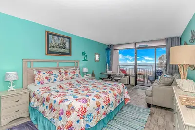 Image de Beautiful 2nd Floor Oceanfront Studio w/ King Bed! Landmark 229