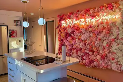 Image de Bachelorette Party Dream House