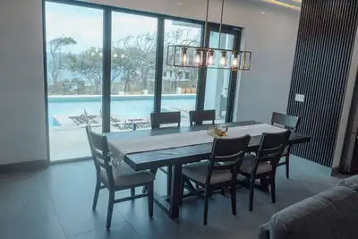 Image de First Floor Oceanview Apartment Steps from Beach