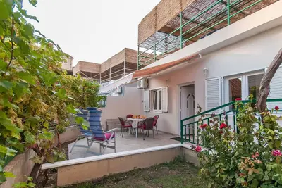 Image de Appartement de deux chambres avec le balcon Omis (A-14422-d)